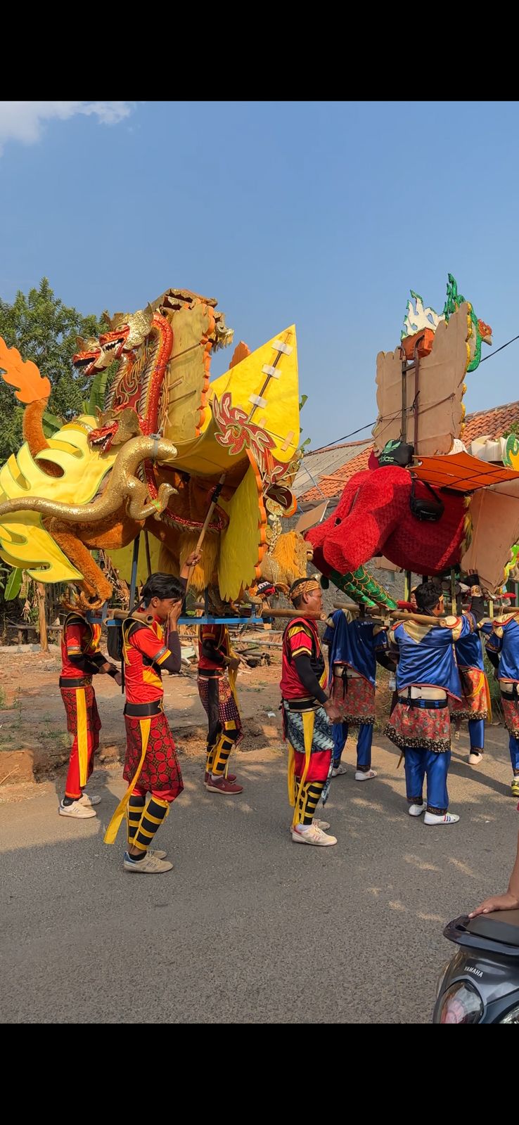 Meriahnya Arak-arakan Odong-odong: Perayaan Bahagia untuk Anak-anak Paska Sunat Rasul di Desa Ciparungsari